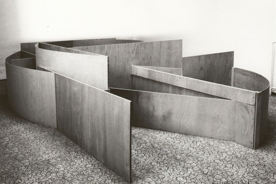 Stanislav Kolíbal, Stavba VII, 1990, dřevo, 480x310x108 cm, foto: Libor Teplý